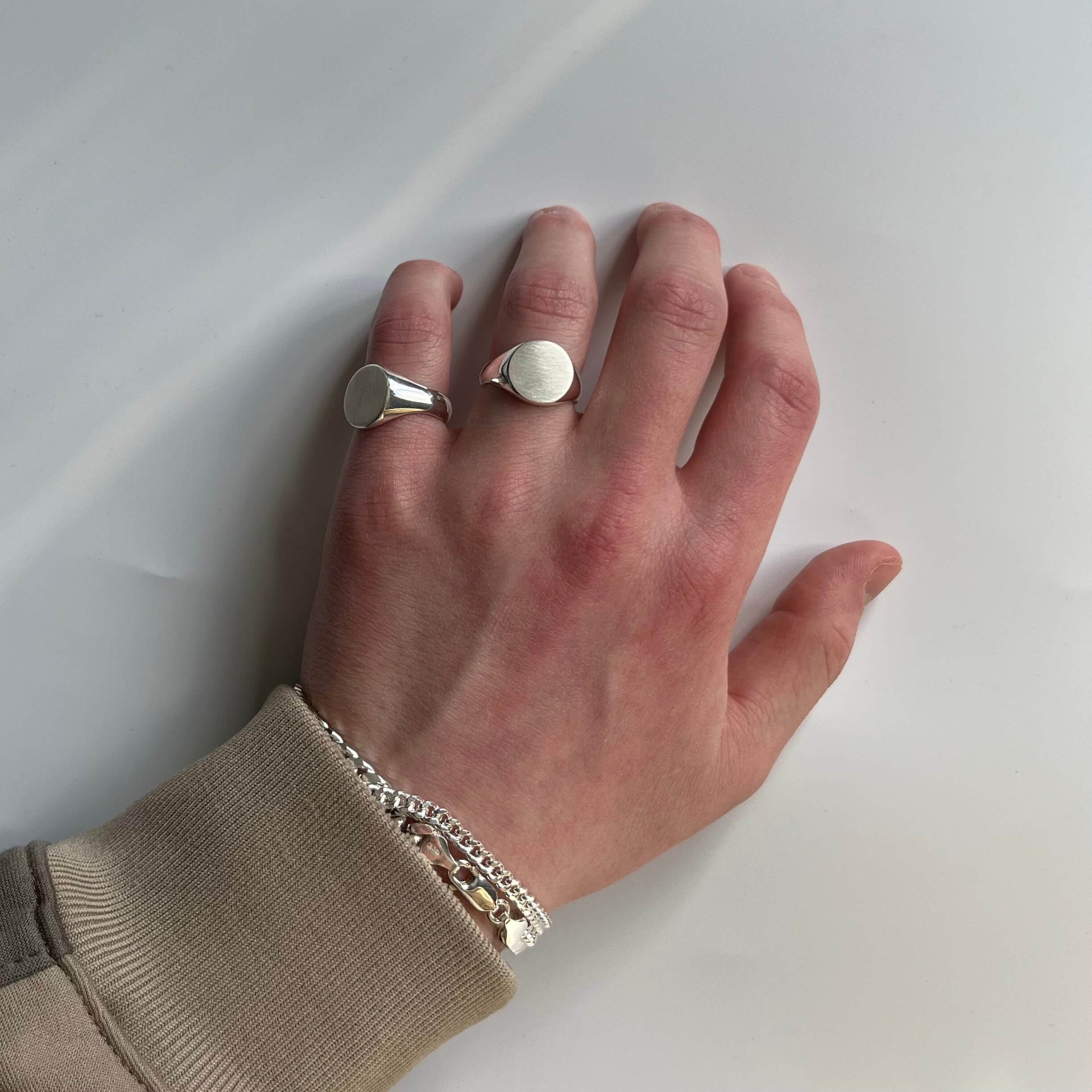 BRUSHED ROUND SIGNET RING
