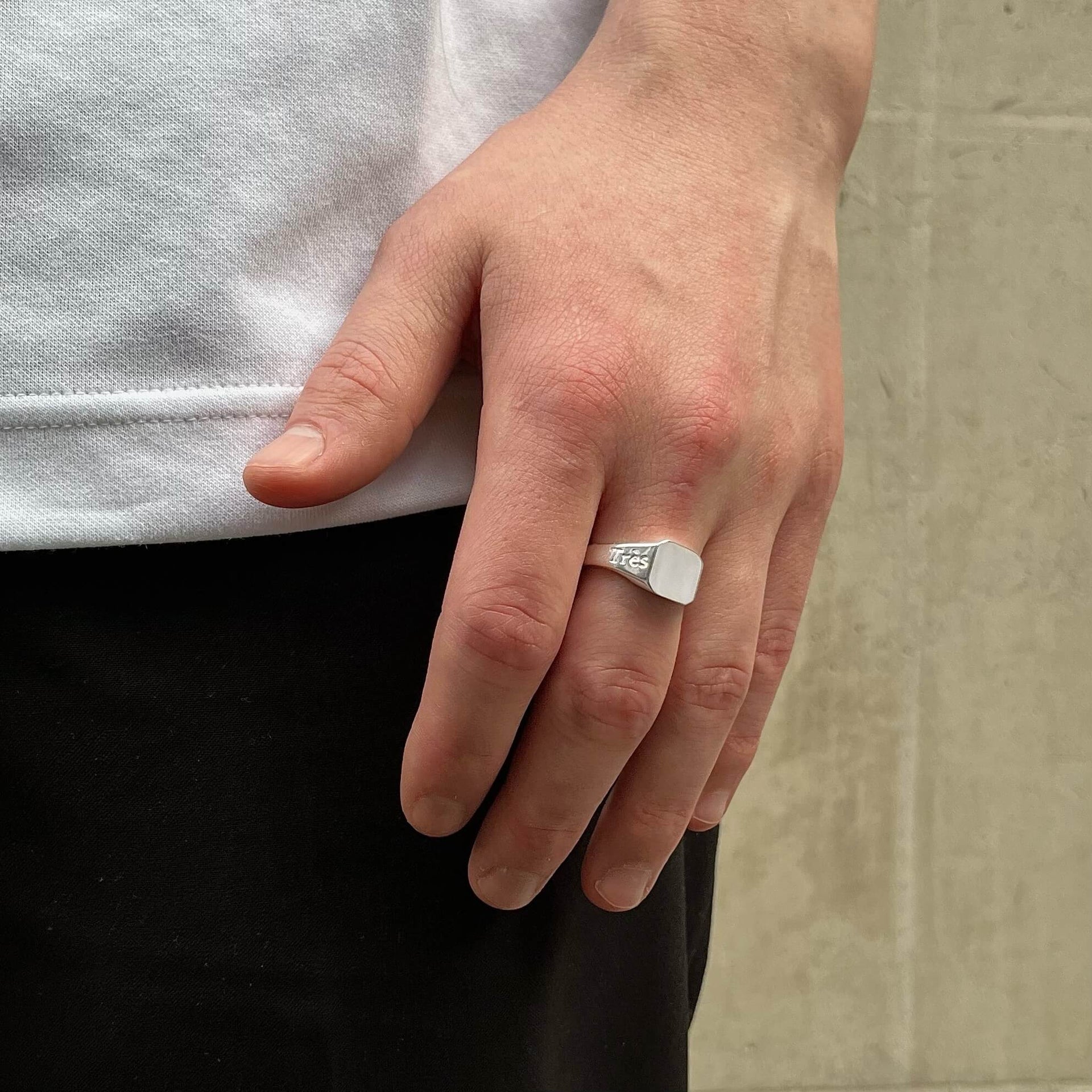 TRÈS BIEN! RING