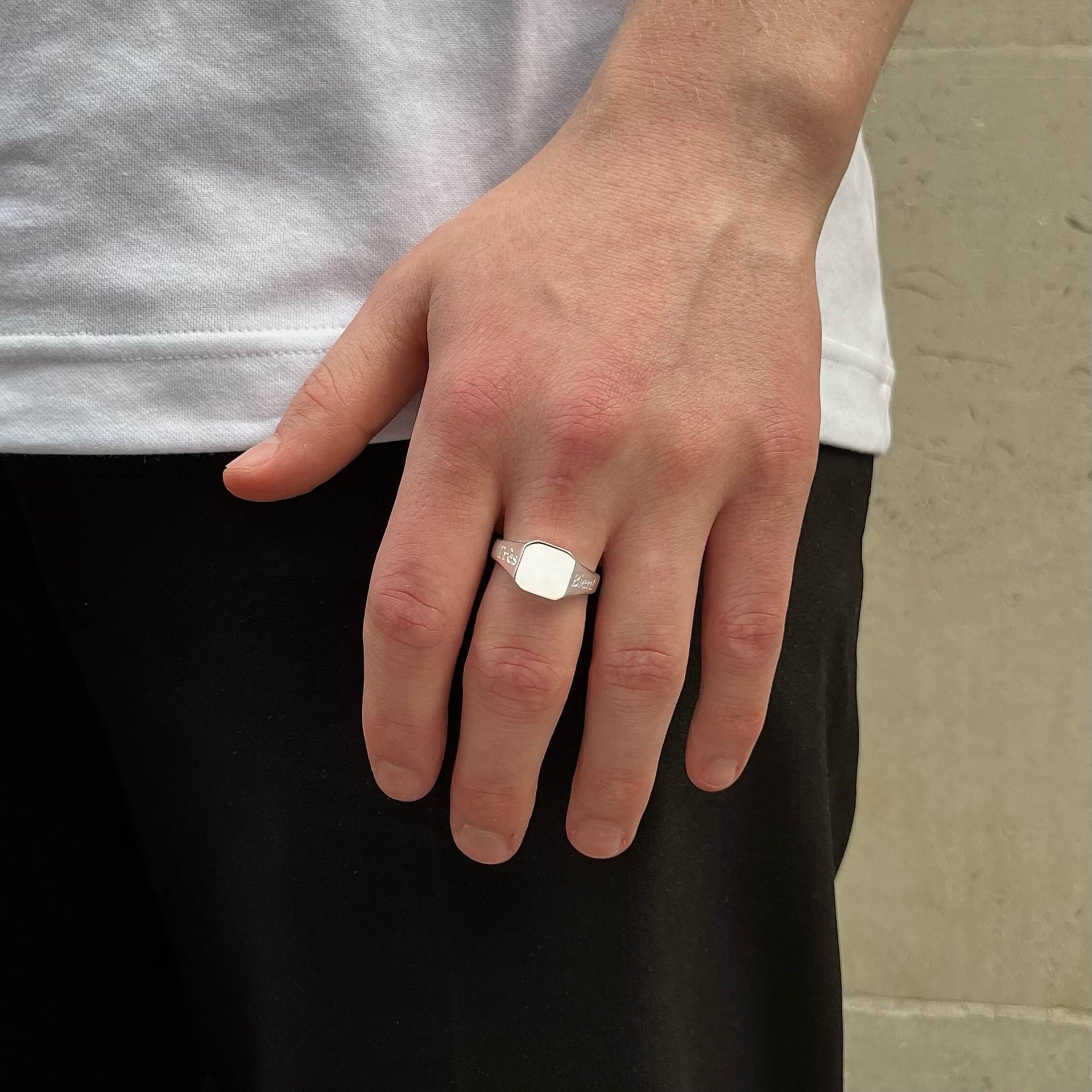 TRÈS BIEN! RING