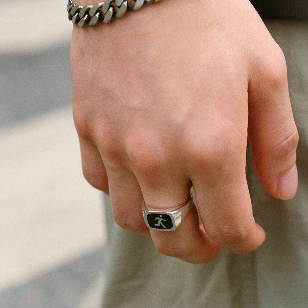 Escaping Rings Escape Cushion Ring in Solid Silver | 19RINGS